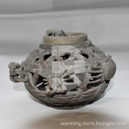 Global high-end art crab basket auction